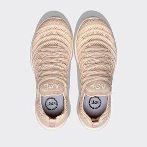 APL Techloom Wave Sneaker Sz11 Like New